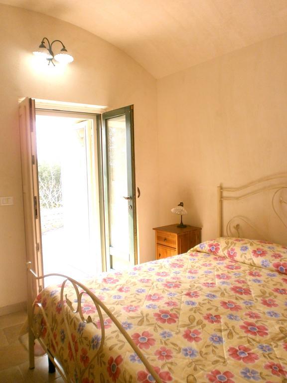 Trullo Villa Giuliana Con Giardino Posizione Panoramica Free Wifi Ostuni Rum bild
